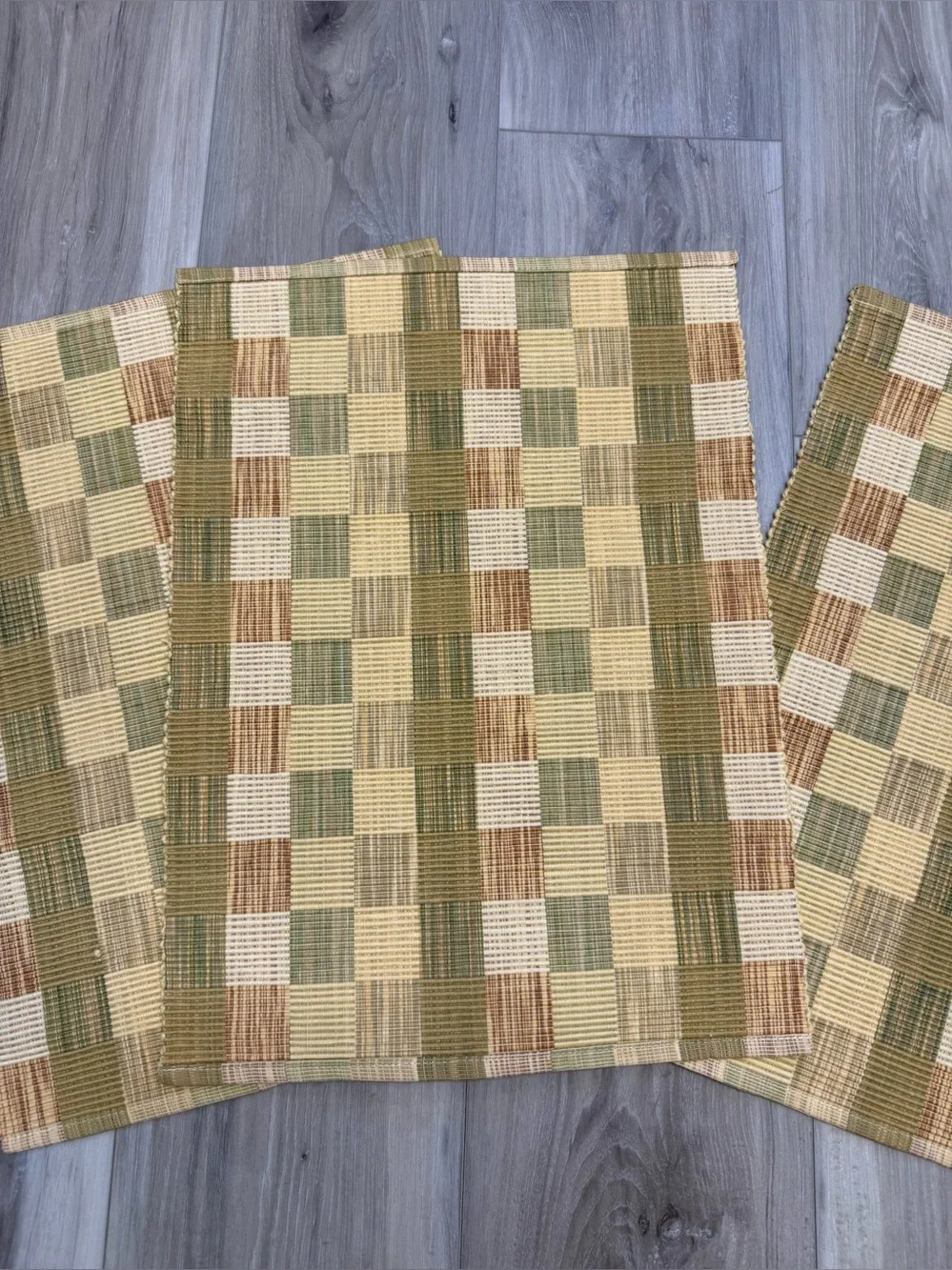 N/A set woven